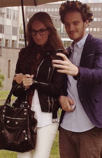Fanny Kjellberg Taking Picture